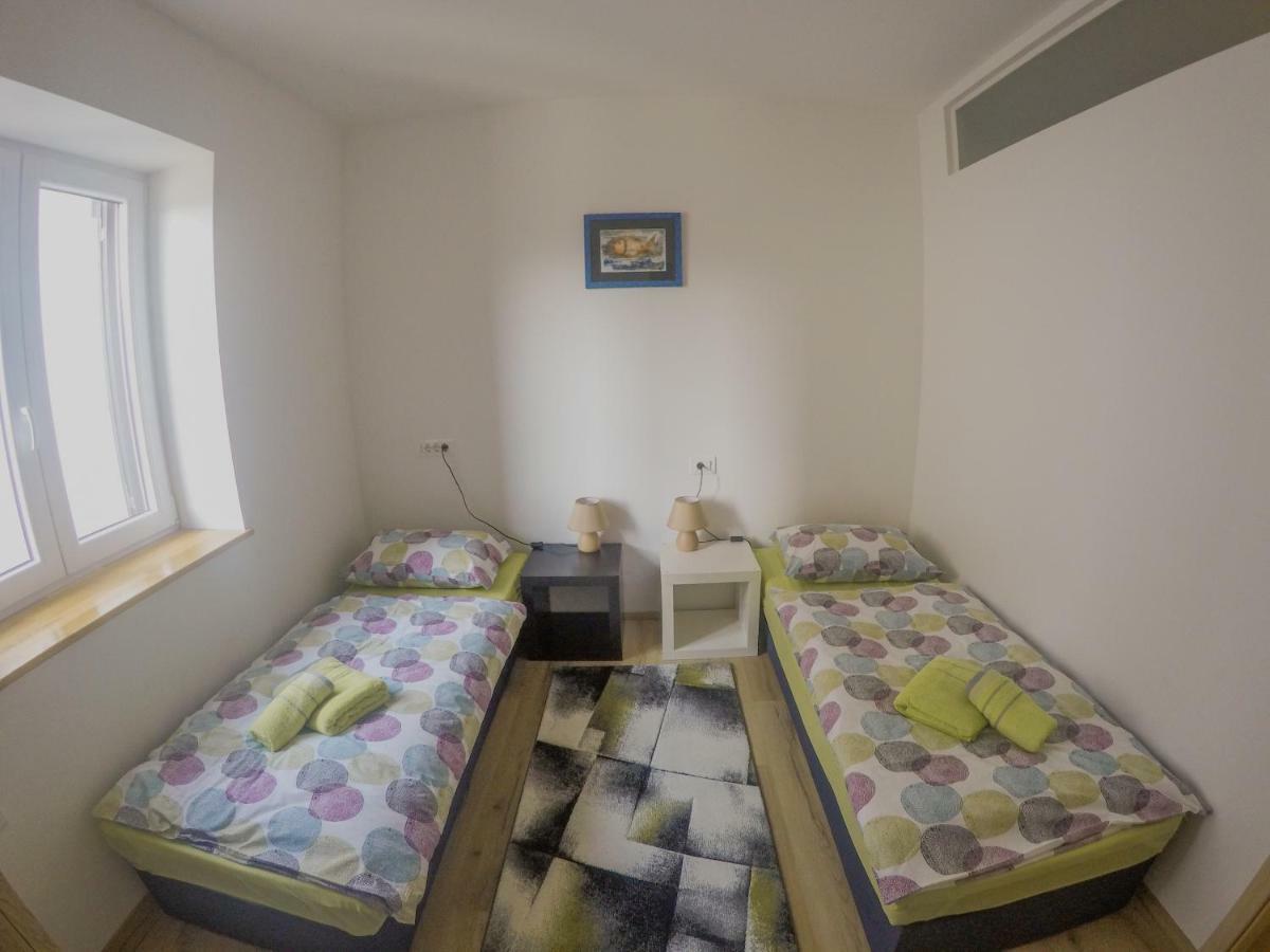Prenocisca Rusjan Apartment Rence Exterior photo
