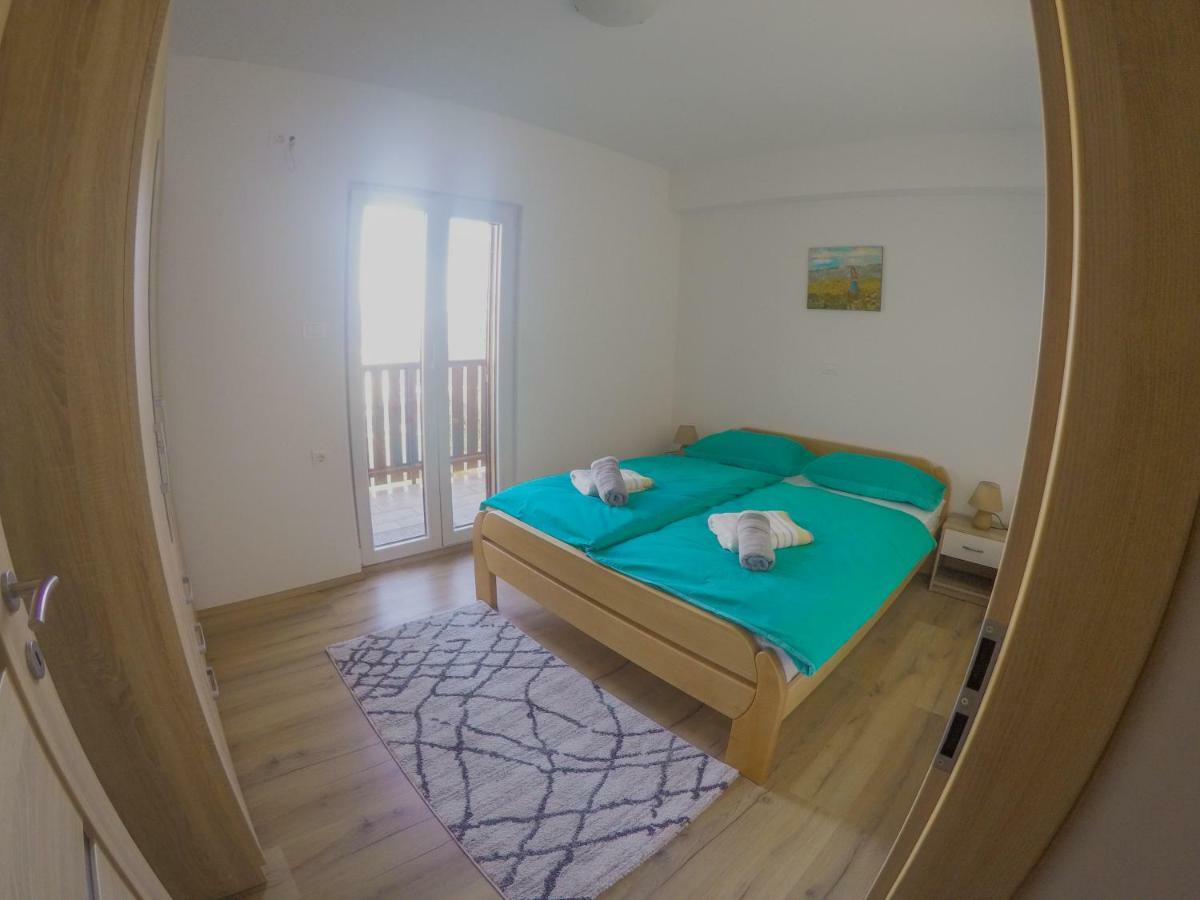 Prenocisca Rusjan Apartment Rence Exterior photo